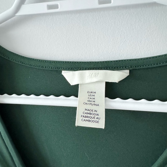 H&M Green Buckle Top - Picture 3 of 5